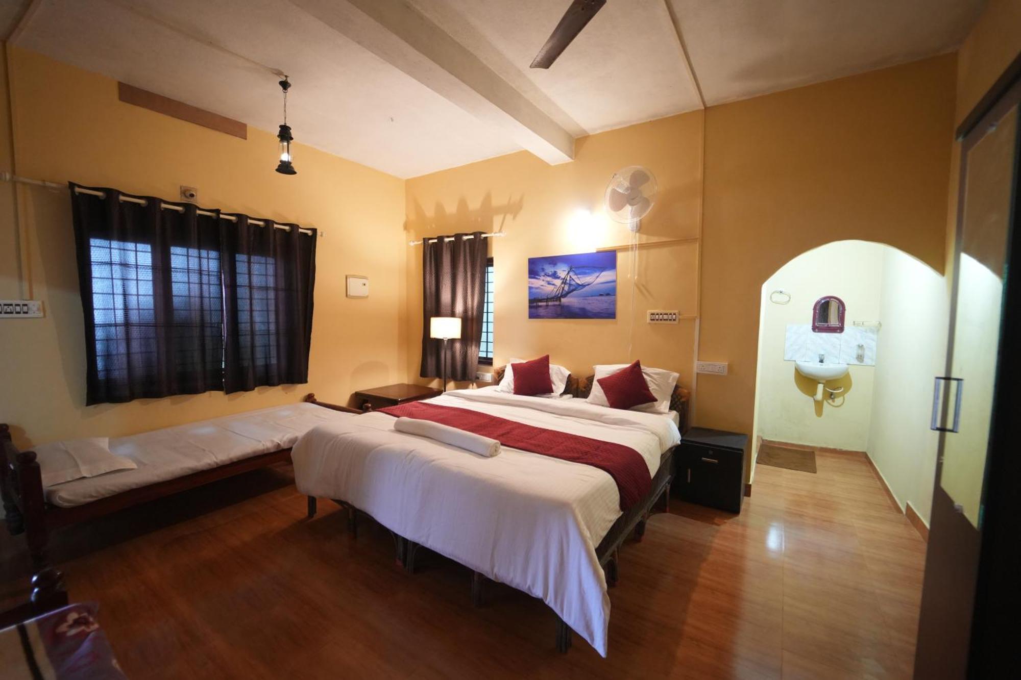 Regina Silva Camping & Nature Resort Paithalmala Esterno foto